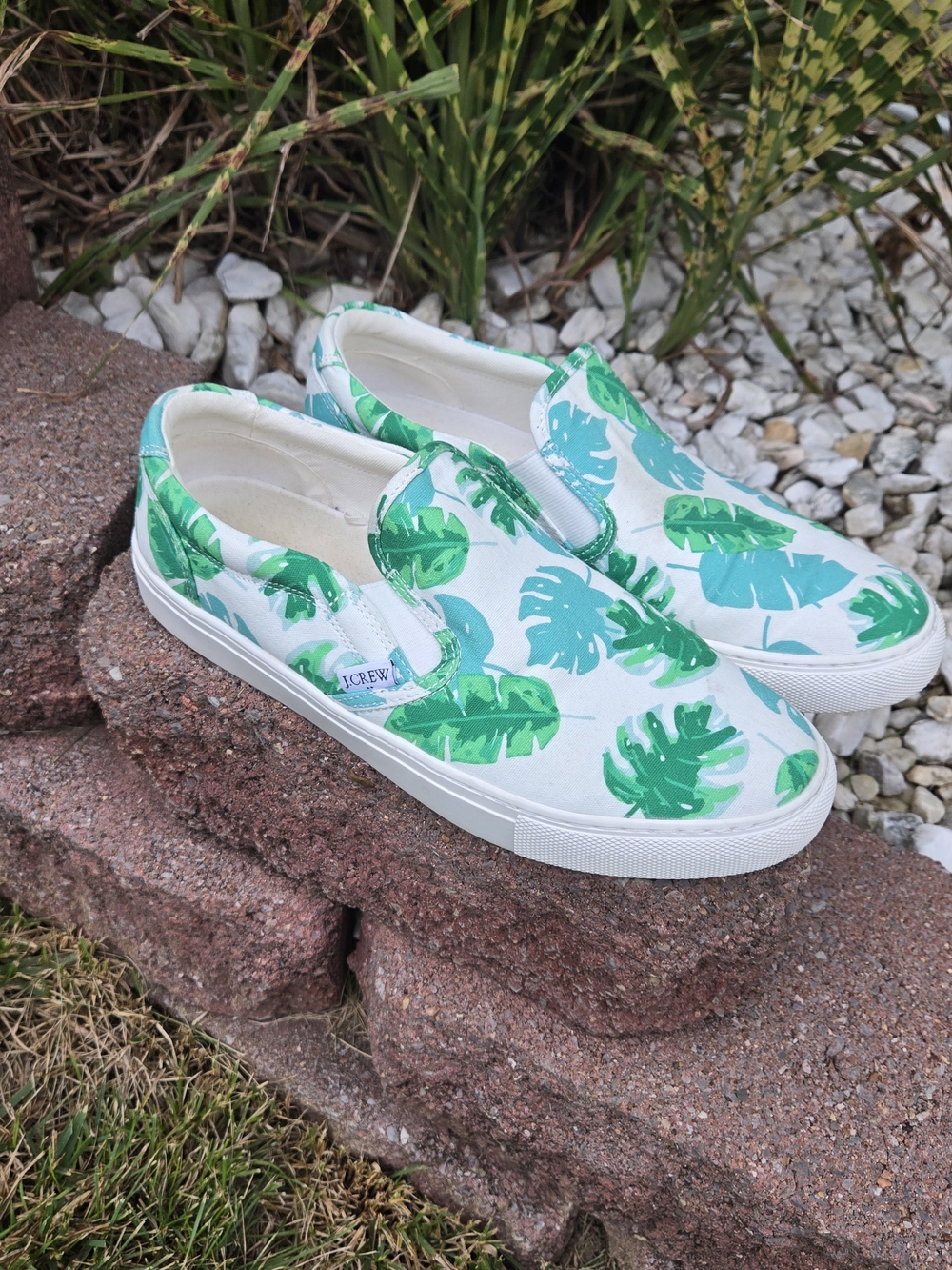 J.Crew Women's Slip-On Canvas Sneakers Tropical Palm Leaf Print Size 8.5 - Picture 2 of 5